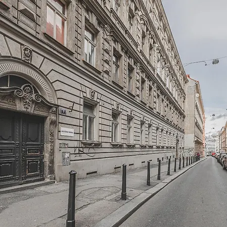 Walk To Old Town Flat, Kitchen, New Bathroom Appartamento Praga