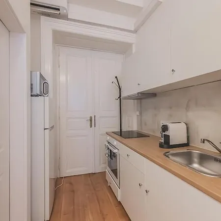 Appartamento Walk To Old Town Flat, Kitchen, New Bathroom